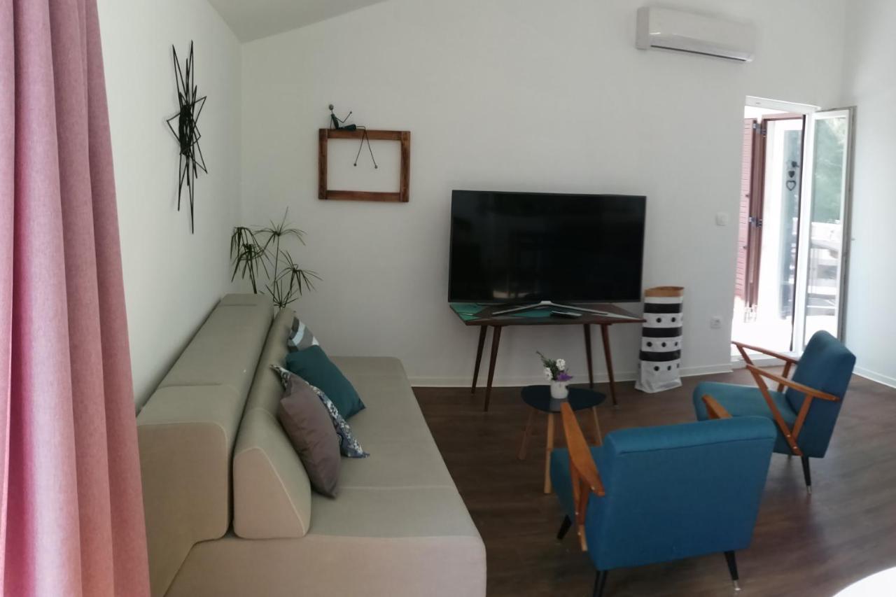 Apartments By The Sea Lokva Rogoznica, Omis - 4821 エクステリア 写真